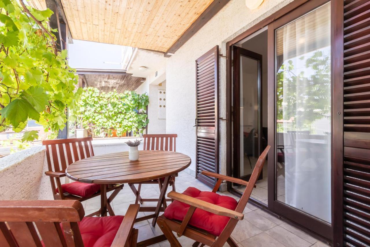 Apartments Vladan With Terrace باشْكا المظهر الخارجي الصورة