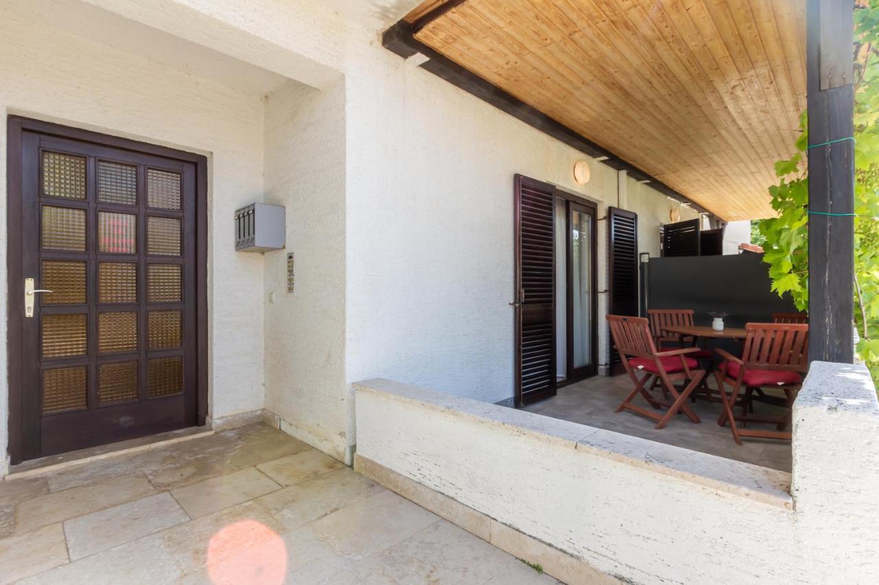 Apartments Vladan With Terrace باشْكا المظهر الخارجي الصورة