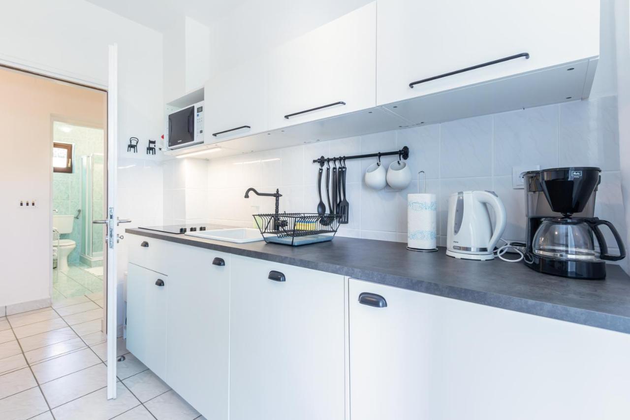 Apartments Vladan With Terrace باشْكا المظهر الخارجي الصورة