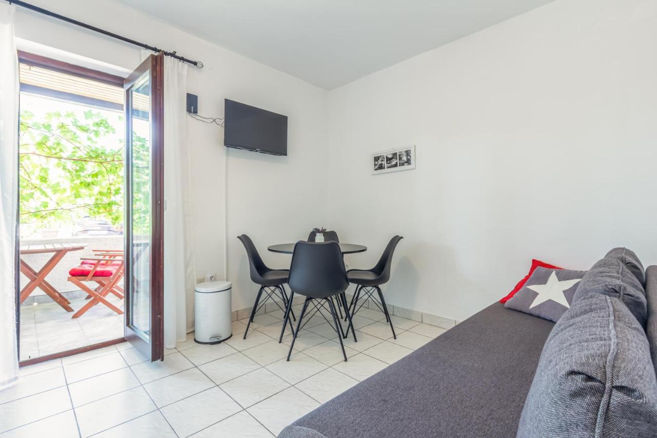Apartments Vladan With Terrace باشْكا المظهر الخارجي الصورة